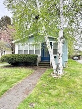 Building Photo - 4 Maple Ave