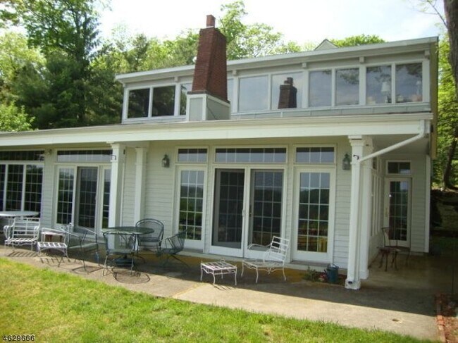 Building Photo - 155 Alpine Trail