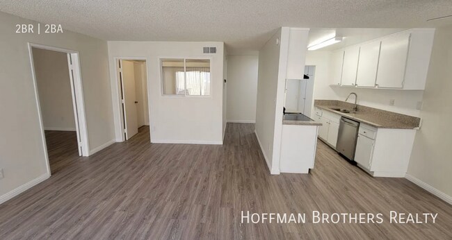 Foto del edificio - 5461 KESTER AVE. SHERMAN OAKS, CA 91411
