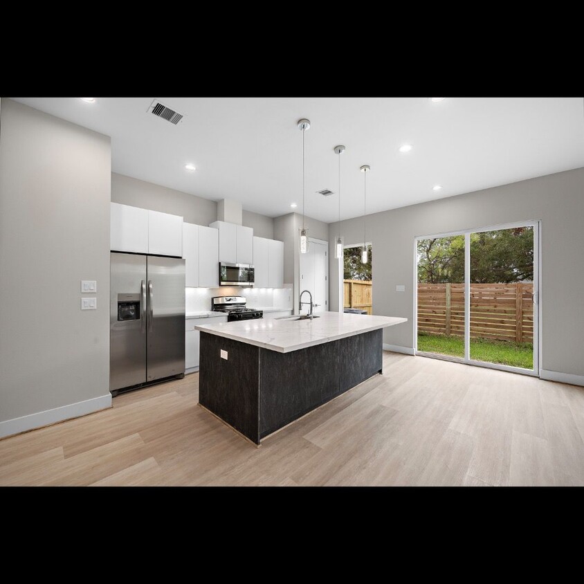 Foto principal - 3 Bed 2.5 Bath New Construction Available ...