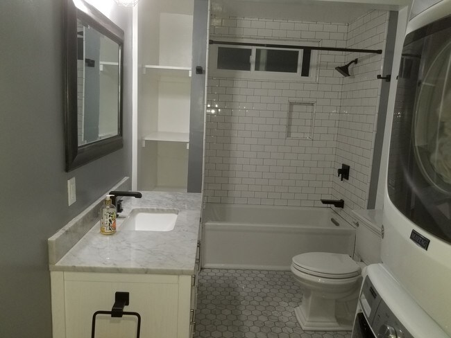 Baño principal - 4436 Kingswell Ave