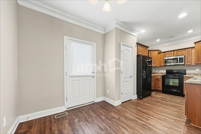 Building Photo - 6827 Harvest Grove Ln