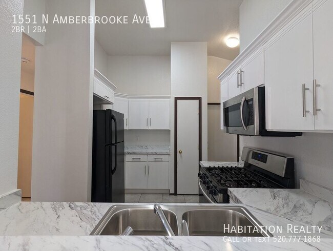 Foto del edificio - Beautifully Renovated 2Bed/2Bath w/ an ***...