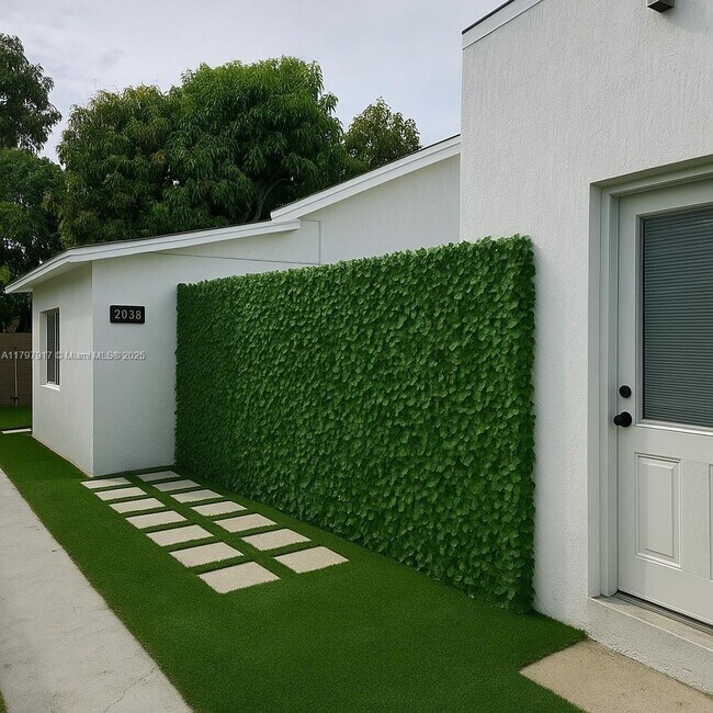 Foto del edificio - 2036 SW 57th Ct