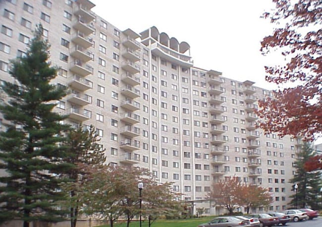 Building Photo - University Towers