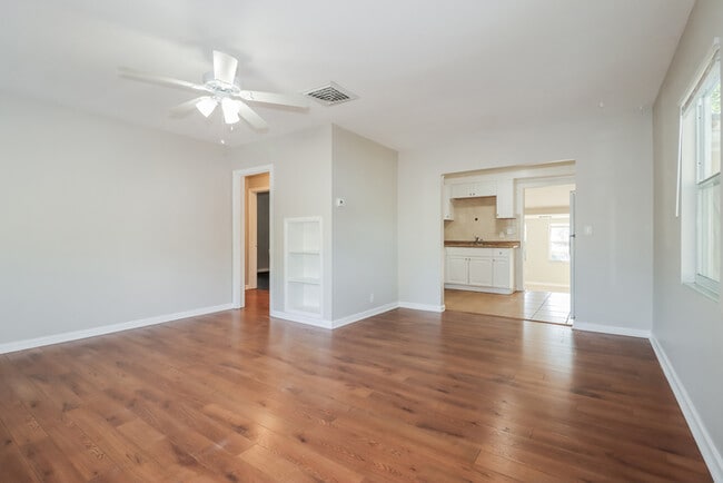 Foto del edificio - 1314 Friend Ave