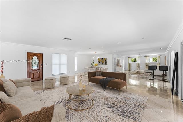 Foto del edificio - 430 Holiday Dr