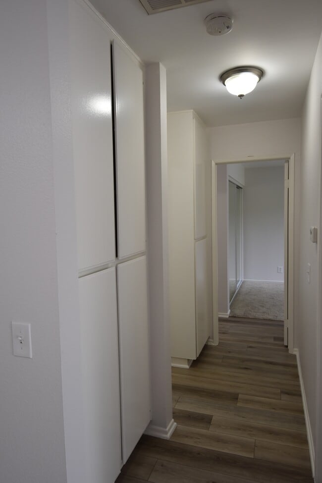 Building Photo - Mountain Vista Apartments
