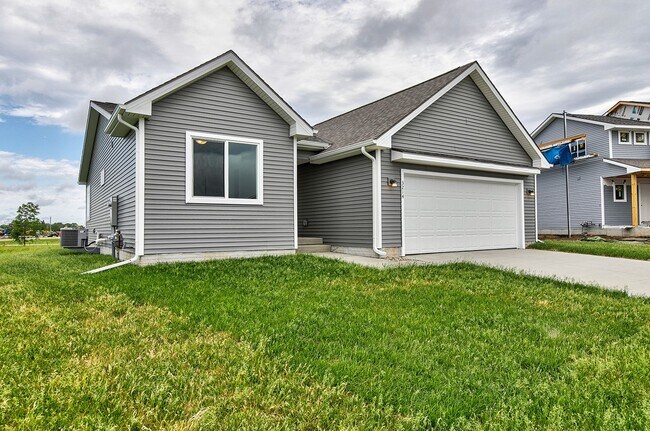 Foto del edificio - "Rare Find: Spacious Ranch Living at Its Best in Bondurant with the lowest rent ever"