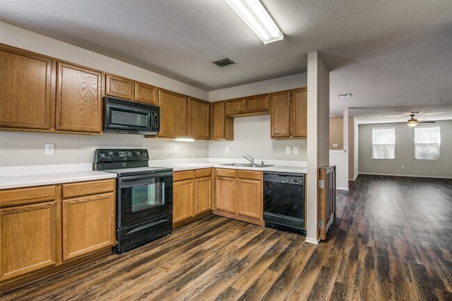 Building Photo - 12638 Vandelia St