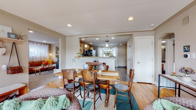 Building Photo - Beautifully Single Family Home Near Olde Town Arvada!