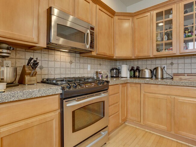 Foto del edificio - 1647 NE Market Dr