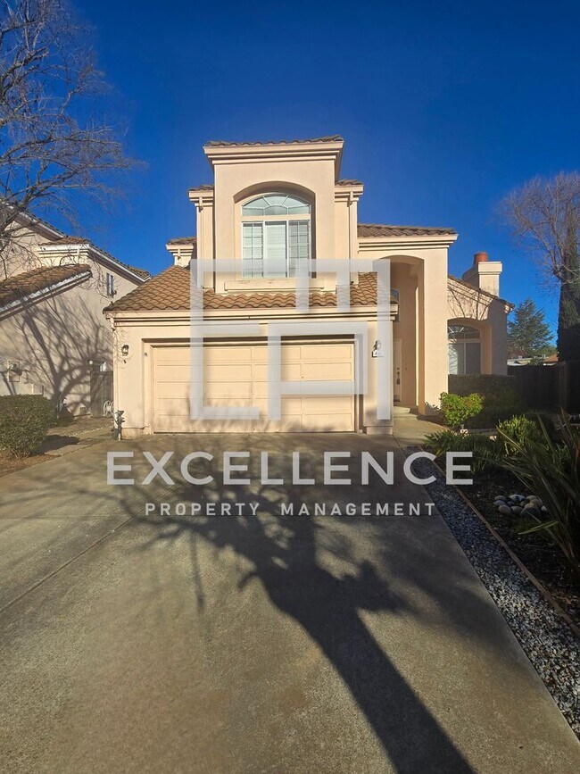 Foto del edificio - Spacious 4/3 2408SF, Large Yard, New Carpets, Pets Negotiable, Community Pool and Play Area