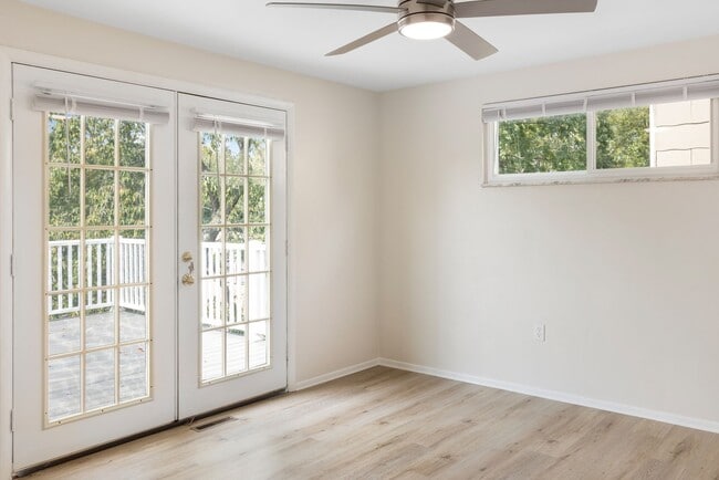 Building Photo - Recently Updated 3 Bedroom House In Mt. Wa...