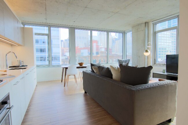 Foto del edificio - 295 N Desplaines St