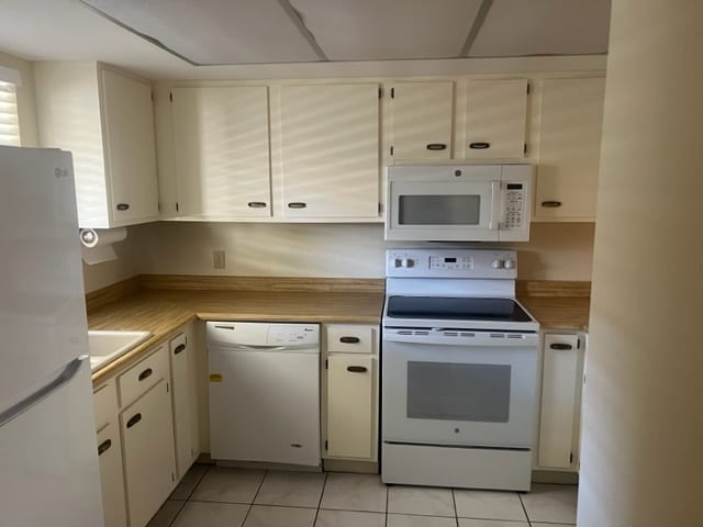Building Photo - 4150 E Cactus Rd
