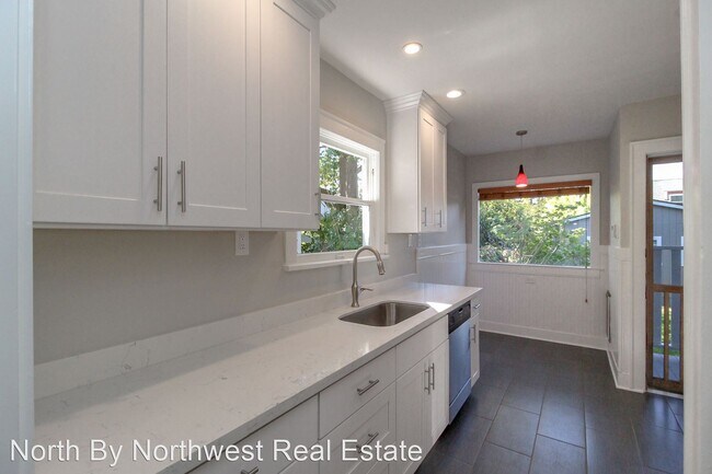 Foto del edificio - 4 br, 2 bath House - 7655 Latona Ave NE