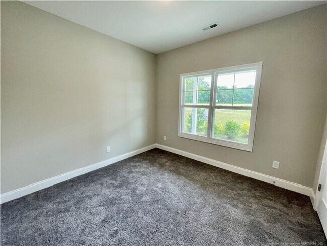 Foto del edificio - 5177 Maxwell Rd