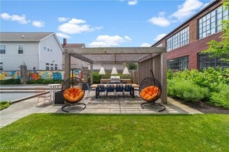 Building Photo - 2048 Fulton Rd