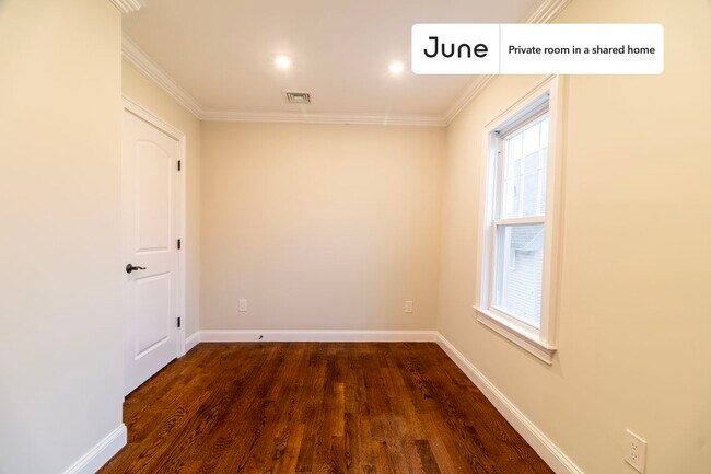 Foto del edificio - Room in Shared 4 bed/1.5 bath home