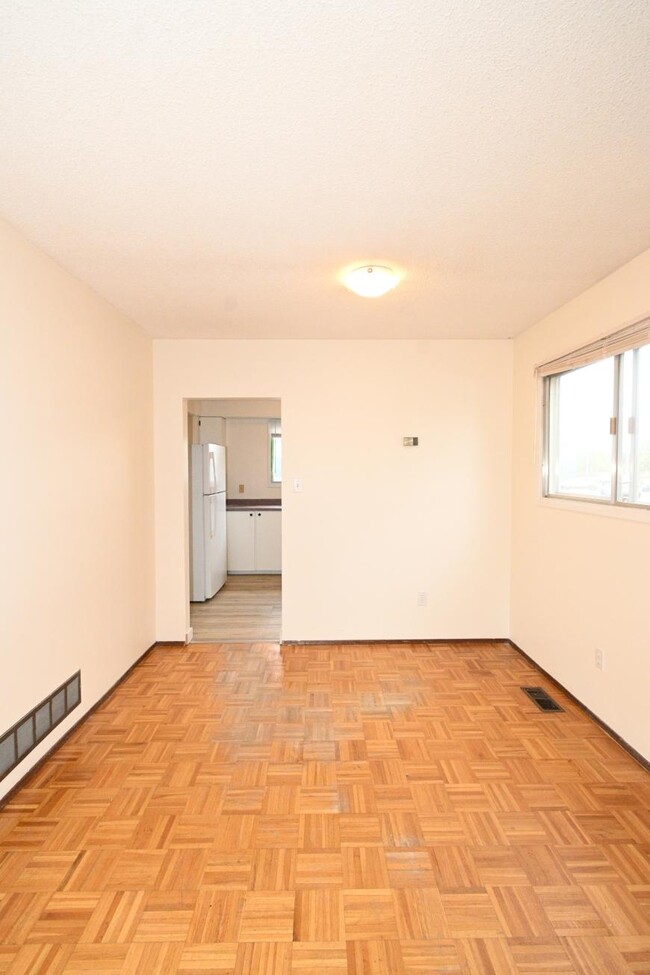 Building Photo - 3 bedroom in Prince George BC V2M 4P6