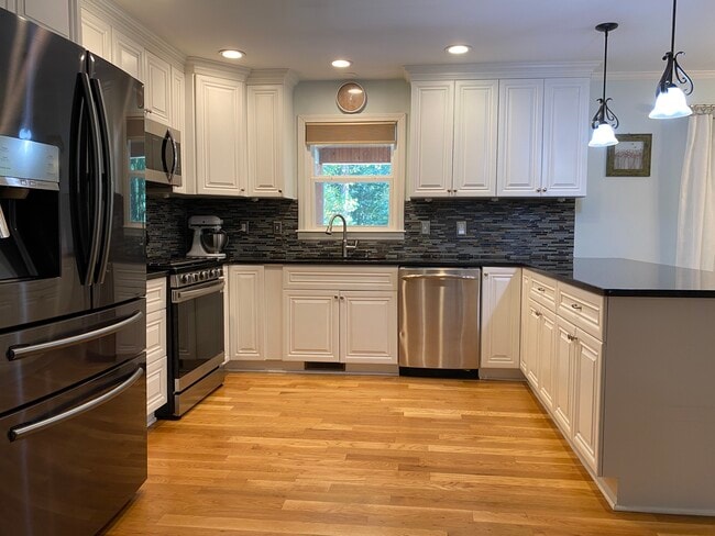 Building Photo - 100 Browning Dr