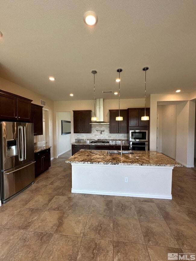 Building Photo - 8370 Simsbury Dr