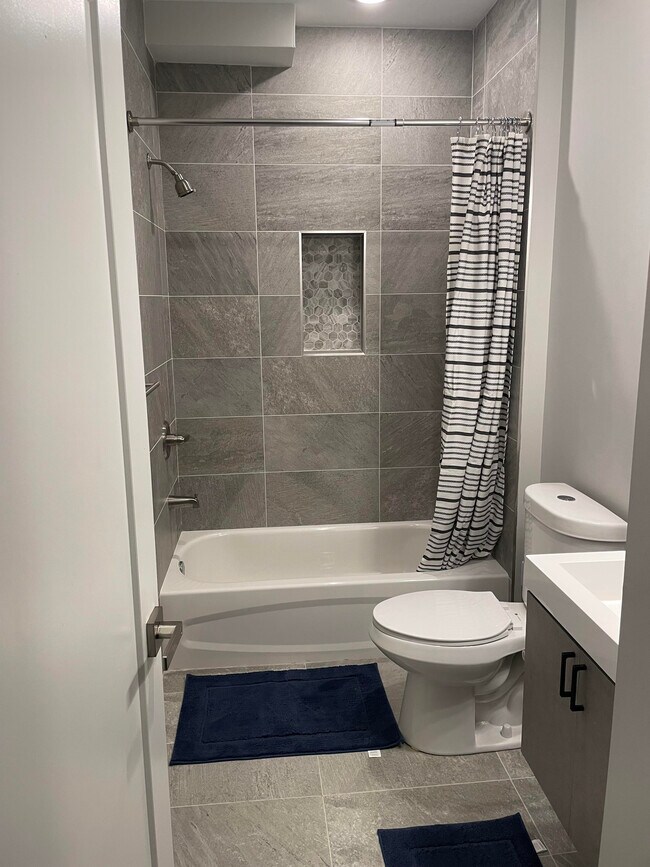 Foto del edificio - 5237 Chancellor St