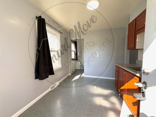 Foto del edificio - 22730 Sharrow Ave