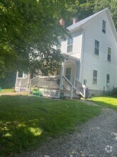 Building Photo - 14 Forest St