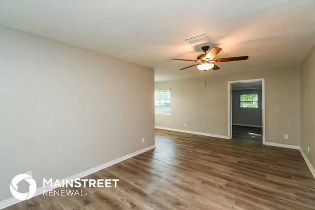 Building Photo - 5742 Norde Dr W