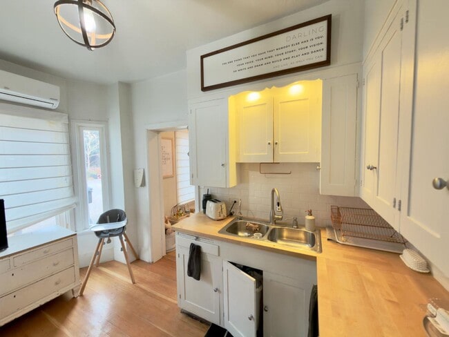 Building Photo - 184 N 200 E