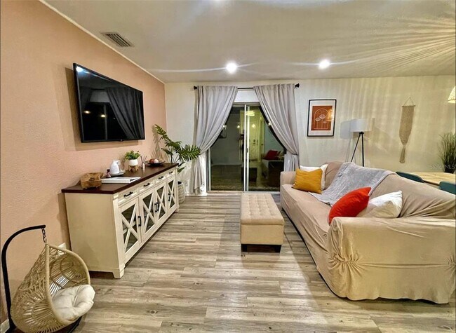 Foto del edificio - 122 N Oakwood Ave