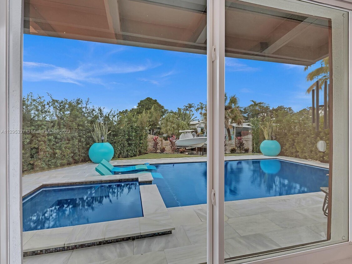 Fort Lauderdale, 
                        , –