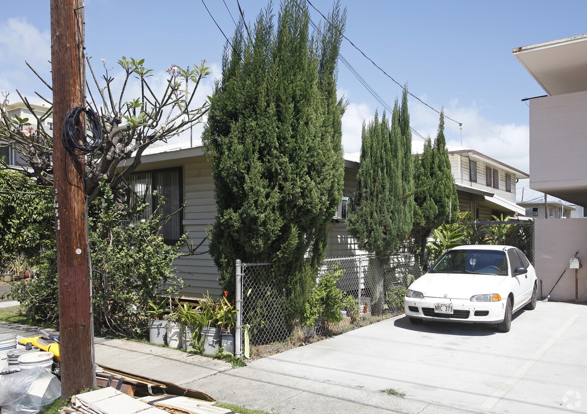 Building Photo - 745 Paani St