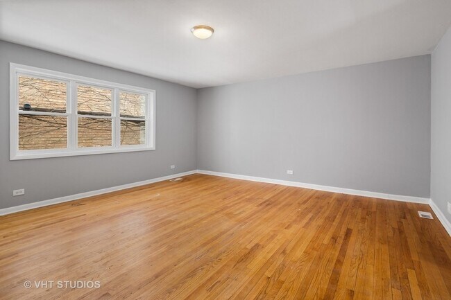 Building Photo - 6140 N Winthrop Ave, Unit D, Chicago, IL 6...