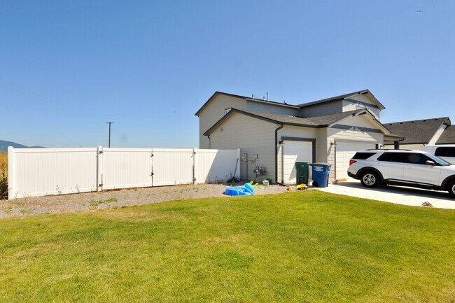 Building Photo - Practically NEW!! 4 bed 3 bath home, 3 car garage & RV parking