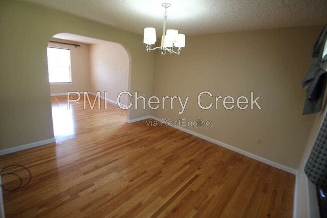 Foto del edificio - 9800 Foxhill Cir