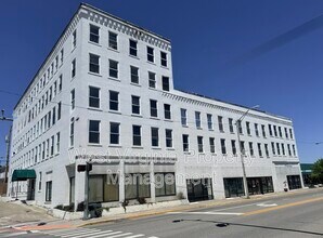 Building Photo - 104 N 8th St