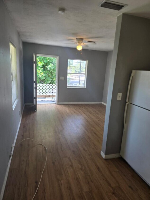 Building Photo - 2544 16th Ave S