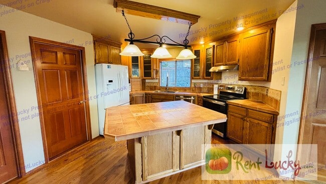 Building Photo - Browns Point View Home in Harbor Ridge | Large Yard | Beautiful View