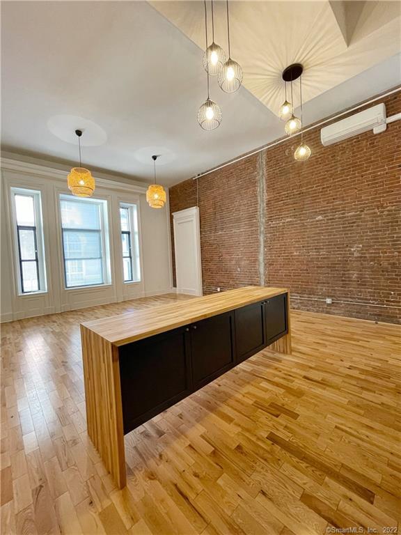 Building Photo - 139 Orange St