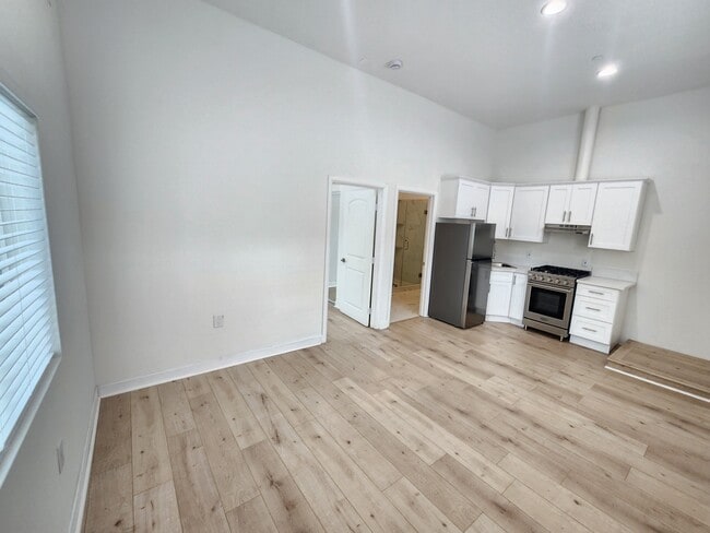 Building Photo - 6522 Camellia Ave