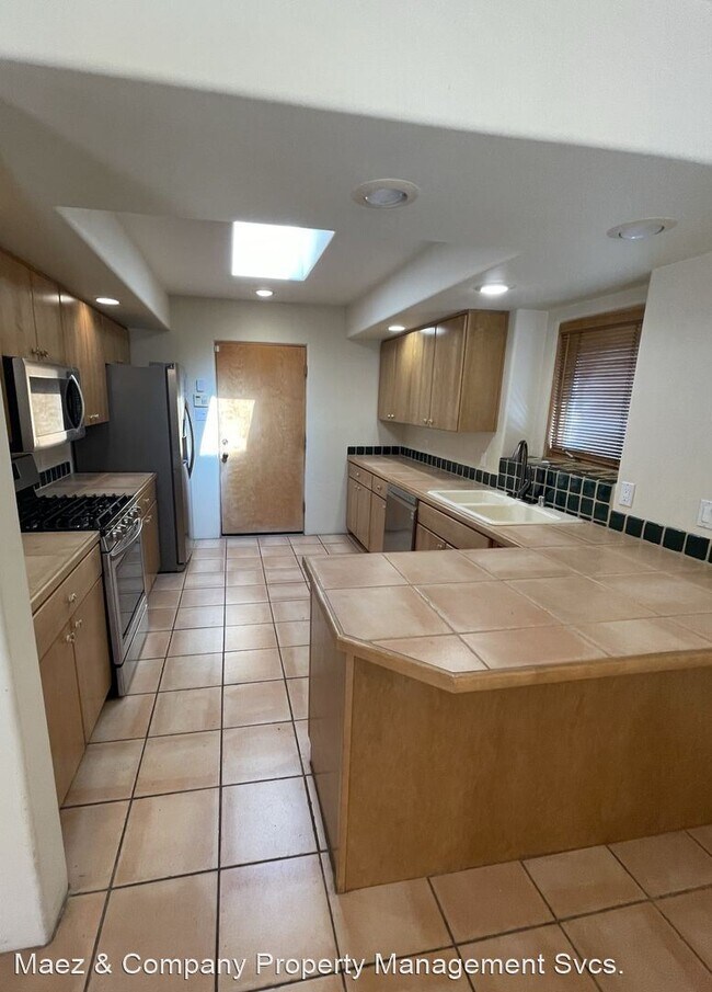 Building Photo - 3 br, 2 bath House - 2712 Herradura unit C