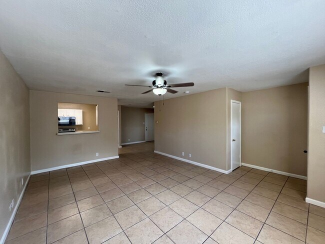 Building Photo - 3510 Candleglenn