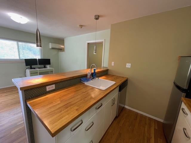 Foto del edificio - 304 E 33rd St