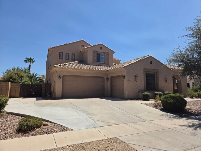 Building Photo - 3127 E Coconino Dr