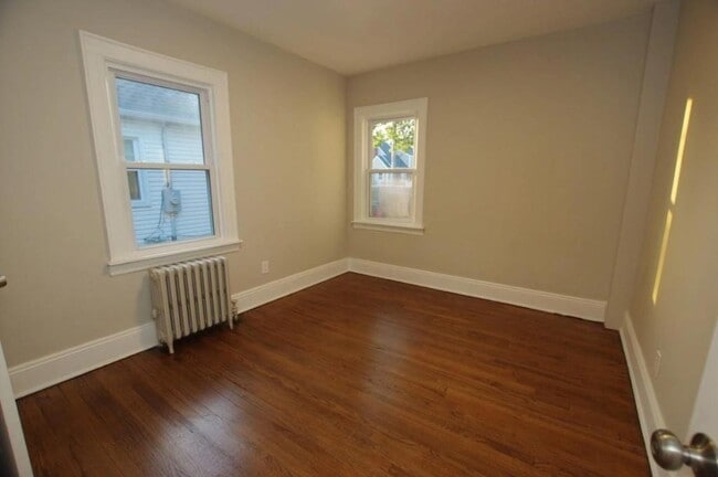 Building Photo - 994 Wallace Ave