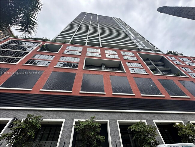 Foto del edificio - 601 NE 1st Ave