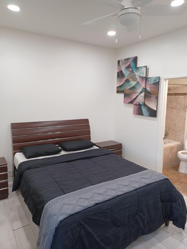 Foto principal - 10943 Laurel Canyon Blvd